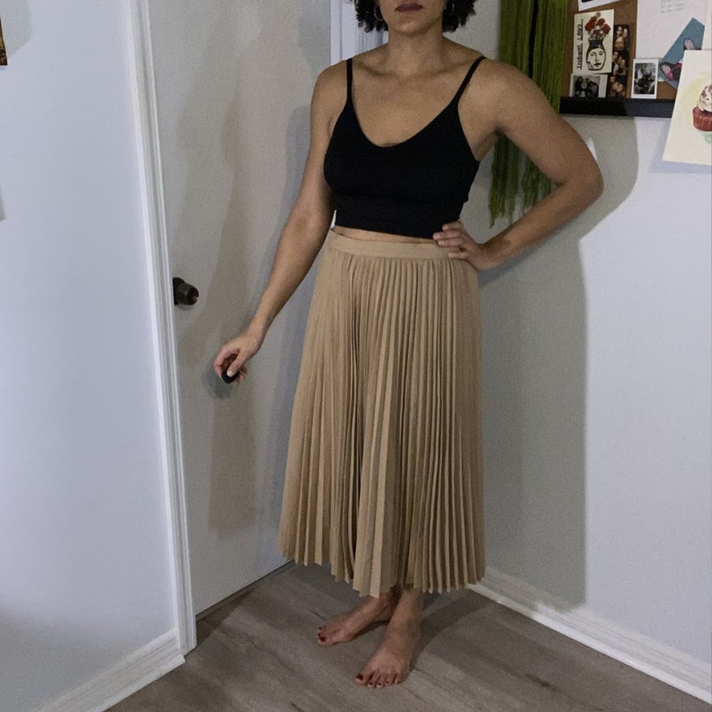 Elinie Pleated Midi Skirt